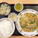 Tagaya Shokudo Kikumoto Shiten - 焼きそば 700円 , ごはん(中) 200円 , みそ汁 150円