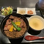 焼肉とみひさ - 和牛そぼろハラミ丼セット