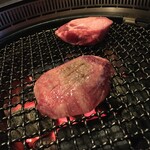 焼肉 有牛 - 