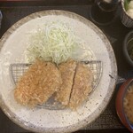 Katsu Boshi - 定食には小鉢とご飯とお味噌汁と香の物