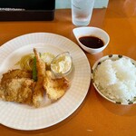 Kitchen Toma Toma - 本日のランチ　ミックスフライ