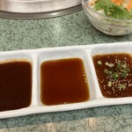 Nomura Ya Akashi Ten - ポン酢、醤油だれ、味噌だれ。