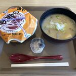 フードテラス たびーとキッチン - 峠の釜めし・豚汁セット