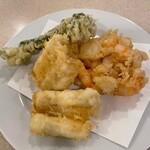 天ぷら新宿つな八 - 菜の花に穴子にかき揚げ