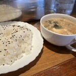 Budouya - ご飯と卵の味噌汁