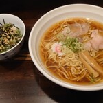 めでたい屋 - 東京ラーメンと青菜ご飯