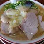 Donryu - ワンタン麵 950円