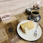 Nanbu Coffee - 「本日のコーヒー」550円税込み♫、「手仕込み シフォンケーキ クランベリー」330円税込み♫