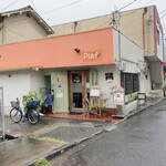 Piaf - 店の外観　※そとは、しっかり雨