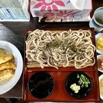 曽木の滝公園そば庵 - 料理写真:ボリュウムのある天ざる(800円)