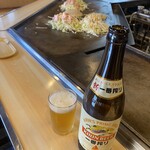 Okonomiyaki Hiroshima Ten Yoshi - 現在、客単価あげようキャンペーン（独自）実施中で
                        奥のお好み焼き全てテイクアウトしましたﾃﾍｯ