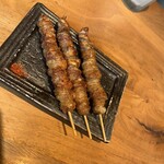 Yakitori Wine Sakaba TORI−BUDOU Fukuokashichuoku Watanabedori Ten - 鶏皮＠200円