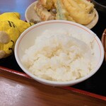 街かど屋 - ご飯　※お代わりは、無料サービス