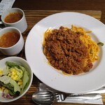 鉄板ラッシュ! - ミートスパゲッティ 990円 大盛無料