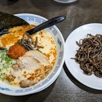 Isshin Do - 赤ラーメン780円＋キクラゲ100円