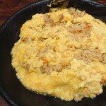 オムちゃん食堂 - オムライス(オムチャーハン)の中身