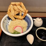 つるのおんがえし - 国産ごぼう天ぶっかけうどん冷の大盛