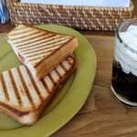 niki cafe - 料理写真:ホットサンドとコーヒーゼリー