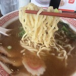 Kouraku En Saitama Oto Ten - 麺はいつもの多可水麺。ニボニボしてるスープには合わないだろうが、幸楽苑の煮干スープなら、この麺で正解かと。