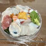 Takao Sengyo Ten - 大トロ・ウニ・姫アワビ・鯛・平目・えんがわ・ダコ・イカ・イクラ・海老・生ワカメ・大葉・刻み海苔