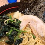 家系 麺場寺井 - ニンニクオン