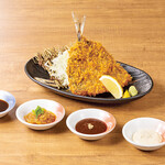 <Prepared in store> Large fried horse mackerel served with four kinds of sauce