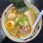 麺屋 燕　 - ・静岡鰹味噌ラーメン 950円/税込
・煮玉子 100円/税込