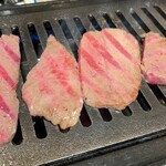 神戸牛焼肉 萬貫 - 旨そうでしょう！焼肉心がハイテンション！