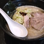 山車 - 豚骨ラーメン　750円