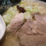 山車 - 豚骨ラーメン　750円