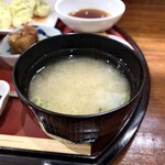 吟の蔵 - ◆ 味噌汁
            この時期らしい素麺入り。