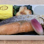 タノジ - 横浜のり弁当「鮭」
            〜 たの字の自家製塩鮭 〜