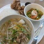 219357446 - タイ風ラーメンはチキンのあっさり味