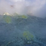 Kawayu Kanko Hotel - なんだかわからないが硫黄山の硫黄が吹き出てるところ