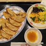 Gyoza no Osho Sebunpakuariokashiwaten - 餃子2人前594円、肉と玉子のいりつけ321円(2029.9.27)