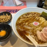 Chuka Soba Senmon Ten Taishoken - ワンタン麺　メンマ、生卵追加