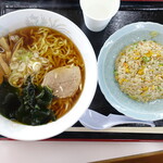 Sky Lounge - ラーメンセット（1450円）