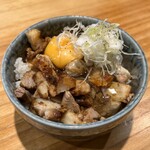 Good Day Ramen Chinatsu 8 - チャーシュー丼 380円　生卵トッピング 60円