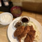 Nijiiro Shokudo - ソースチキンカツ定食。ソース別添え