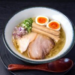 横浜淡麗らぁ麺 川上 - メイン写真: