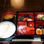 季節料理 つくし - 季節料理 つくし ＠茅場町 焼魚弁当 税込1,100円 メダイ照焼を選んでご飯少な目でお願い