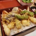 Tempura Kazu - 海老が6尾、ししとう2本、茄子。