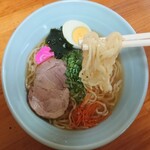 麺処 たんぽぽ - 麺のリフトアップ