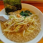 椿ラーメンショップ - 背脂ネギラーメン中盛