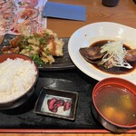 Seafood Sushi Izakaya Shichifuku Hon Ten - 日替わり定食