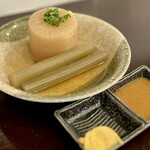 Akabane Taishu Izakaya Yotterasshai Miterasshai - 大根とふき