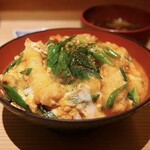 Yudofu Kadonoya - 天とじ丼(1,500円)
                        チーズ豆腐･香の物･赤出汁付き