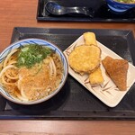 丸亀製麺 - かけうどん＋さつまいも天＋いか天＋いなり　¥820-