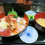 Kaisen-don Ya Kishu - 海鮮丼1500円税込ｗ