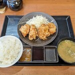 Karayama Kadoma Nagimachi Ten - からやま定食･4個（759円）